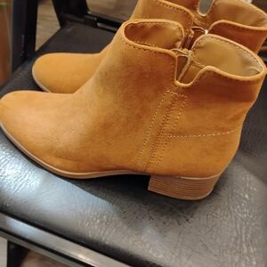 Women's Tan Suede Ankle Boots